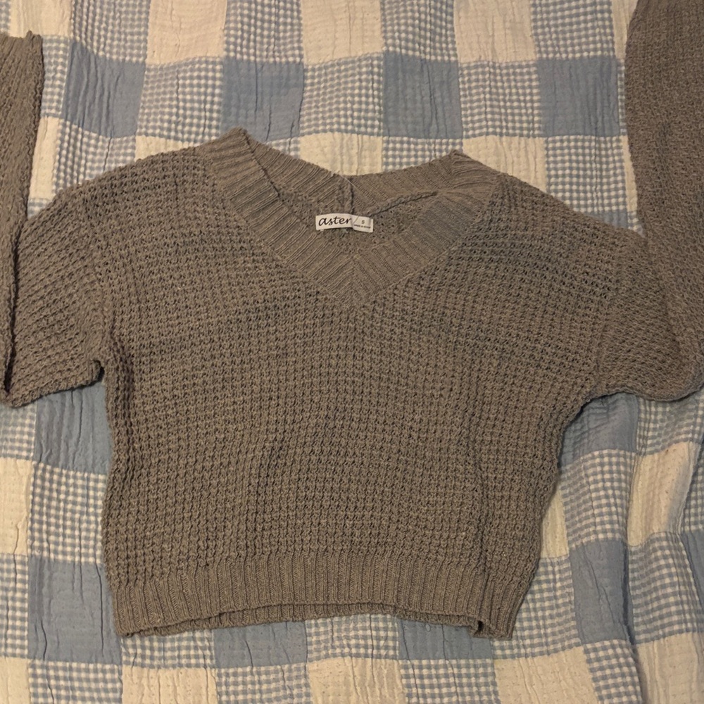 Women's V-Neck Sweater in Gray